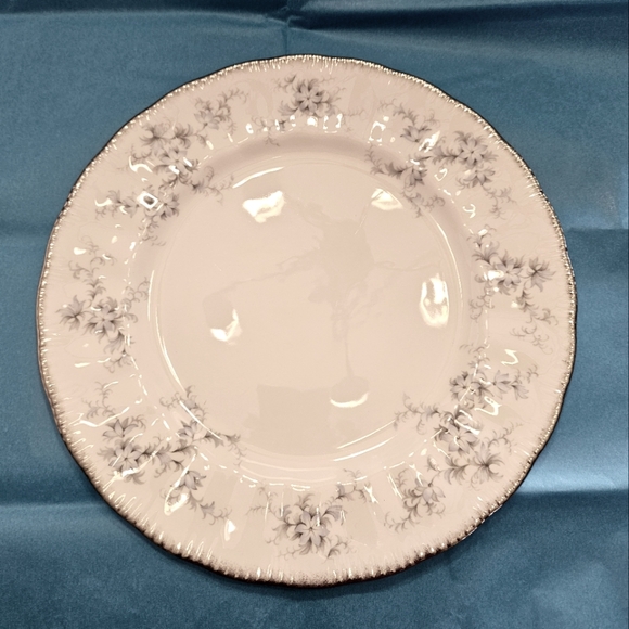 "Bride's Choice" Dinner Plate by Paragon. - Picture 2 of 7